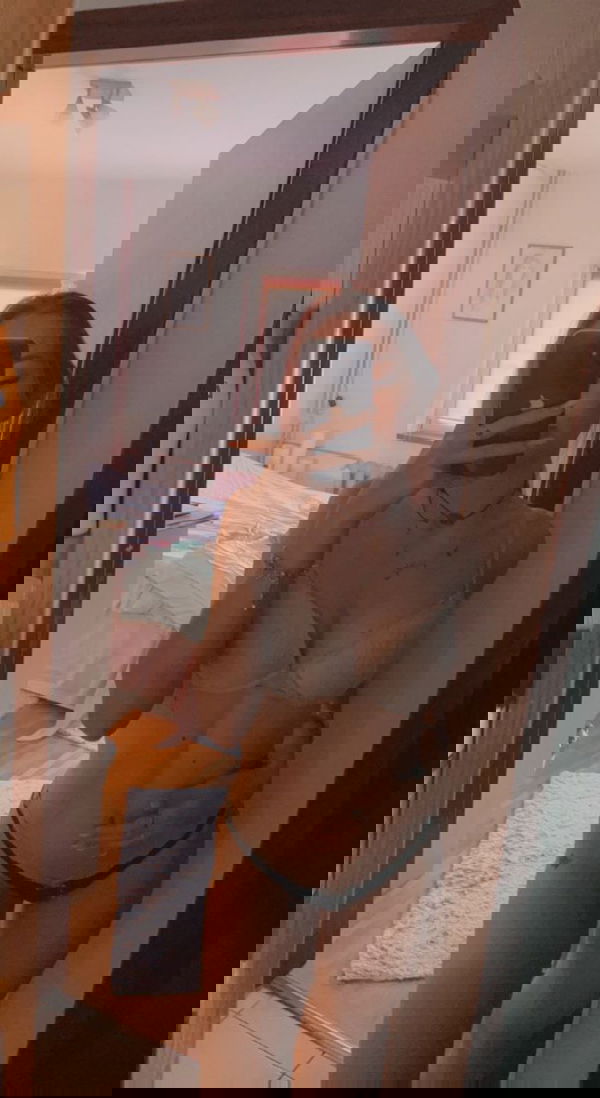 sarahq596, 20 years old from United States