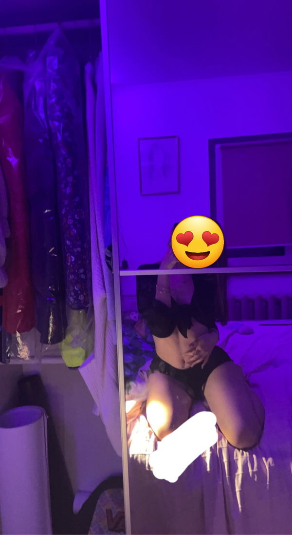 AngelM15061, 19 years old from United Kingdom