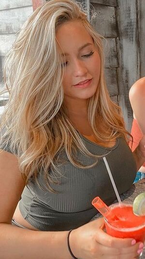 nowiye4675, 25 years old from Belgium