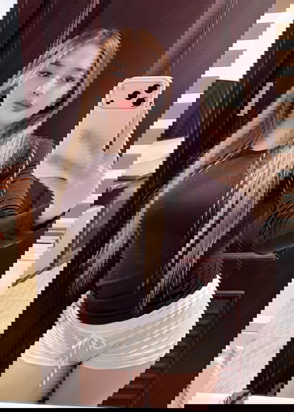 topona7498, 22 years old from Switzerland