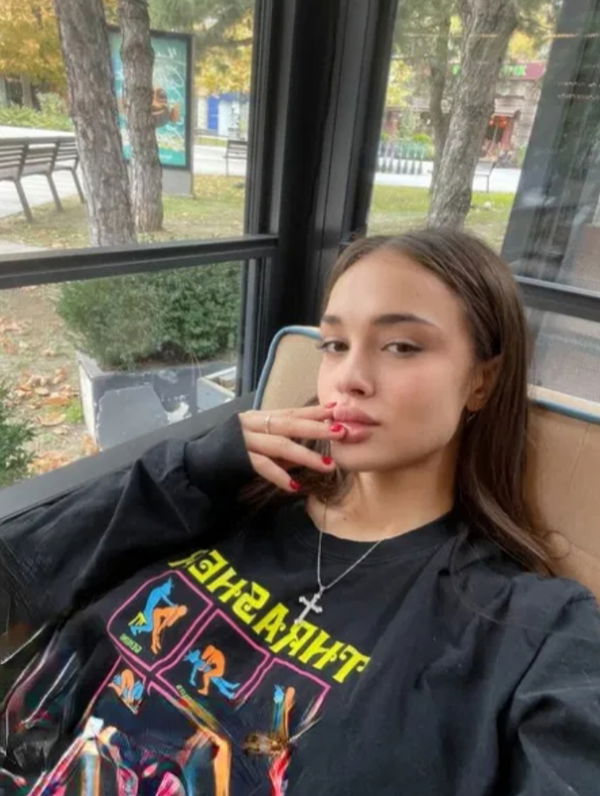 medina, 22 years old from United States