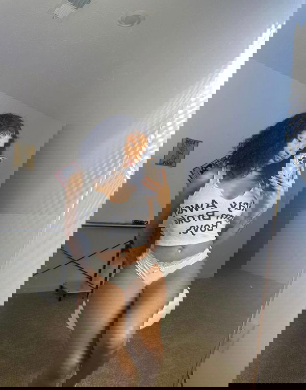 noveliad128ace1, 22 years old from Canada