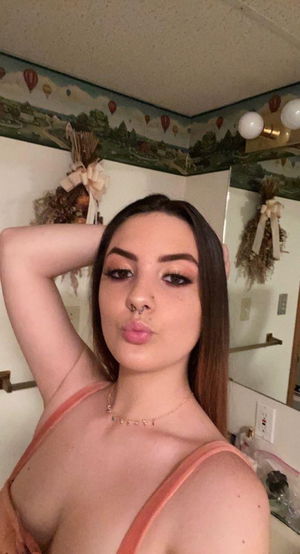 Amelia6544664's Profile Photo