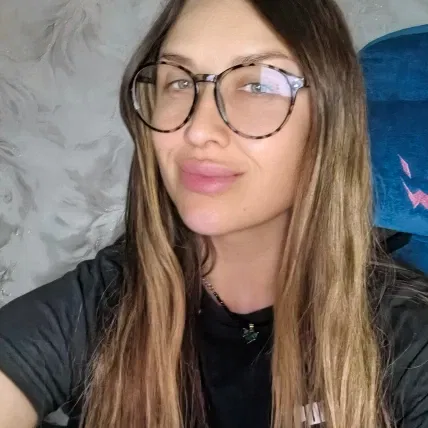 besyve, 25 years old from United Kingdom