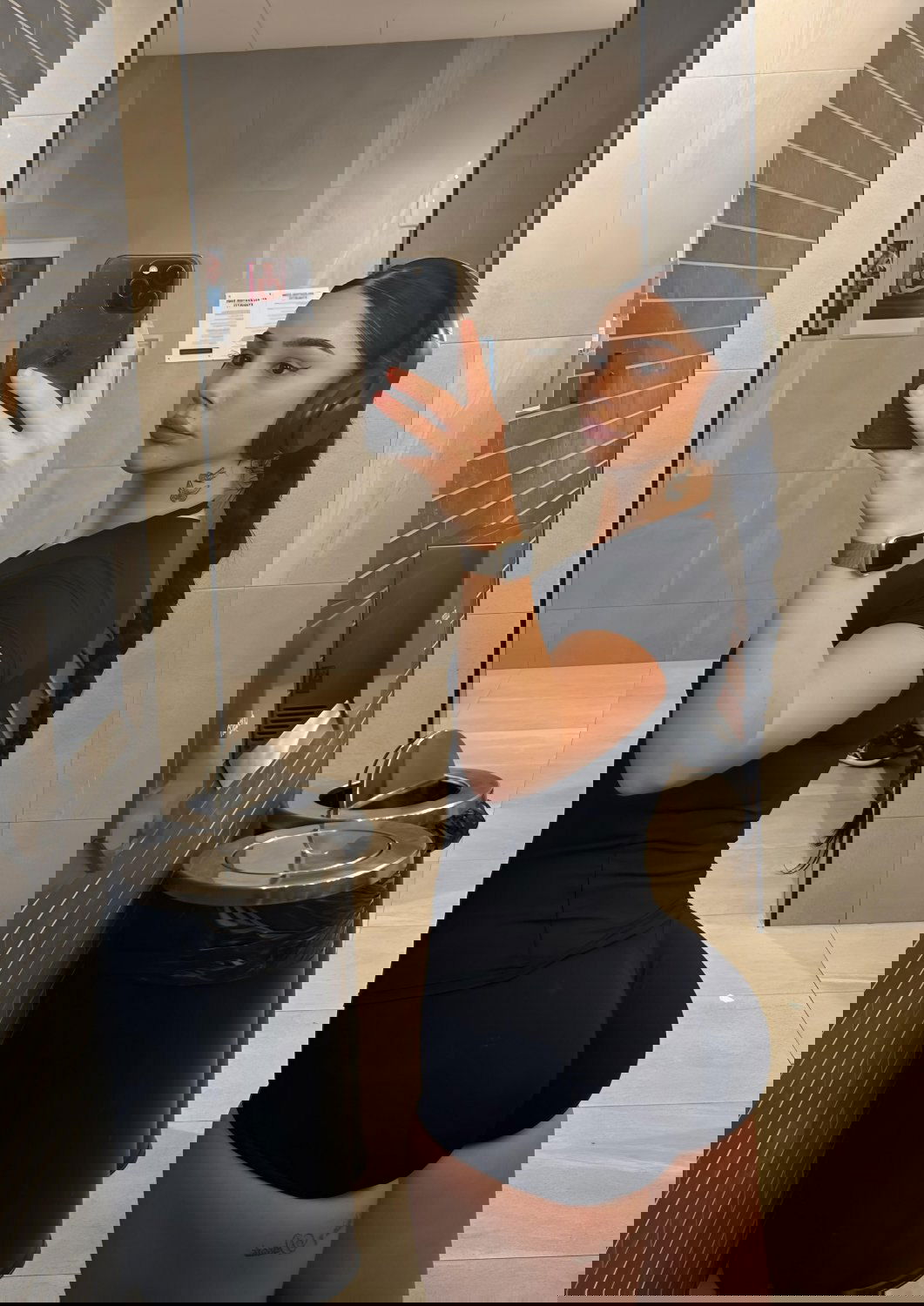 lotupeze's Profile Photo