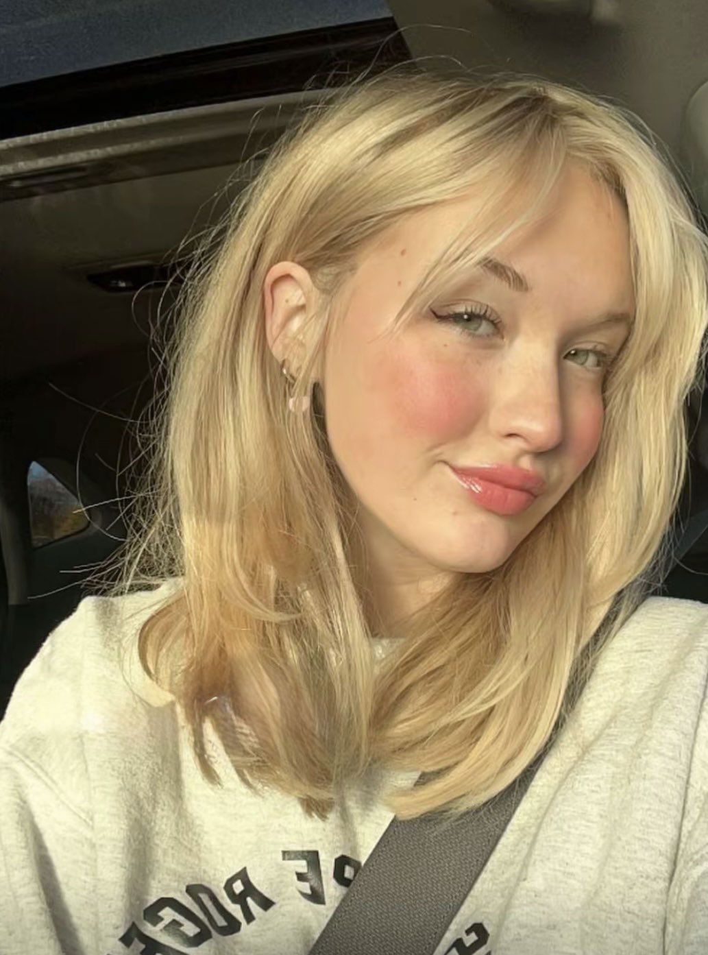 Clara34332's Cover Photo