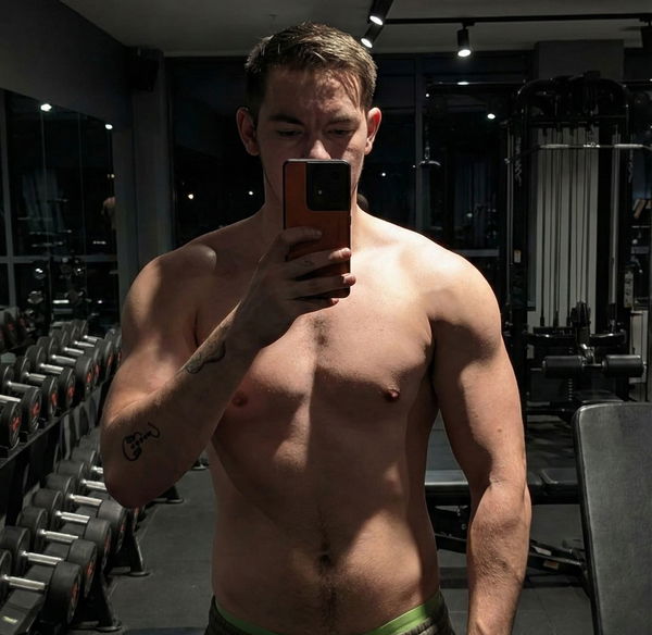 L2003, 22 years old from United Kingdom