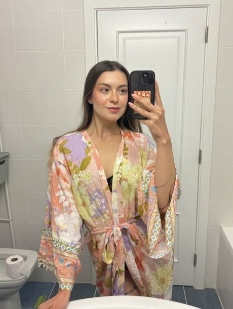 najonule, 25 years old from Canada