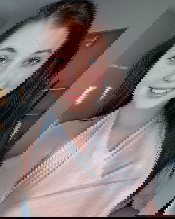 alina1xhot, 21 years old from United States