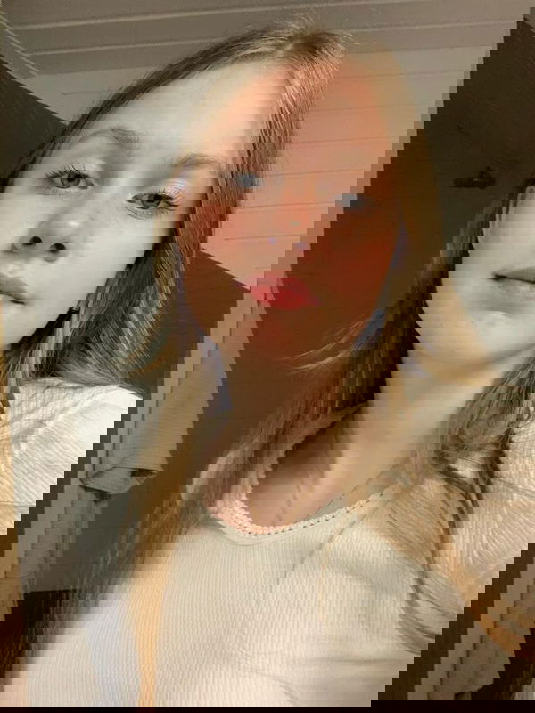 Norah1818, 18 years old from Spain