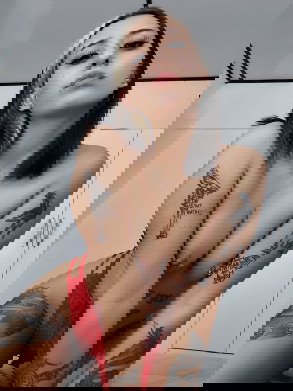 kiwaheg950, 21 years old from United States