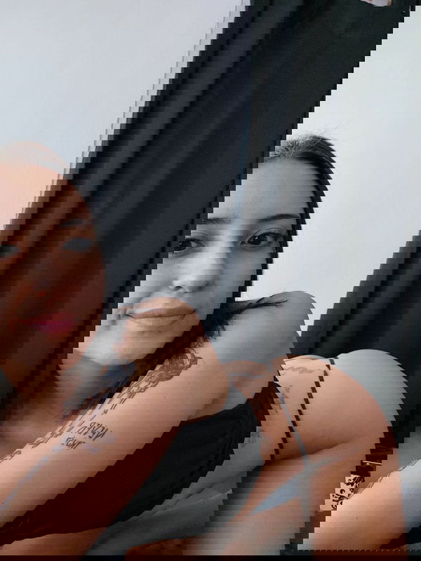 julie854, 22 years old from United States