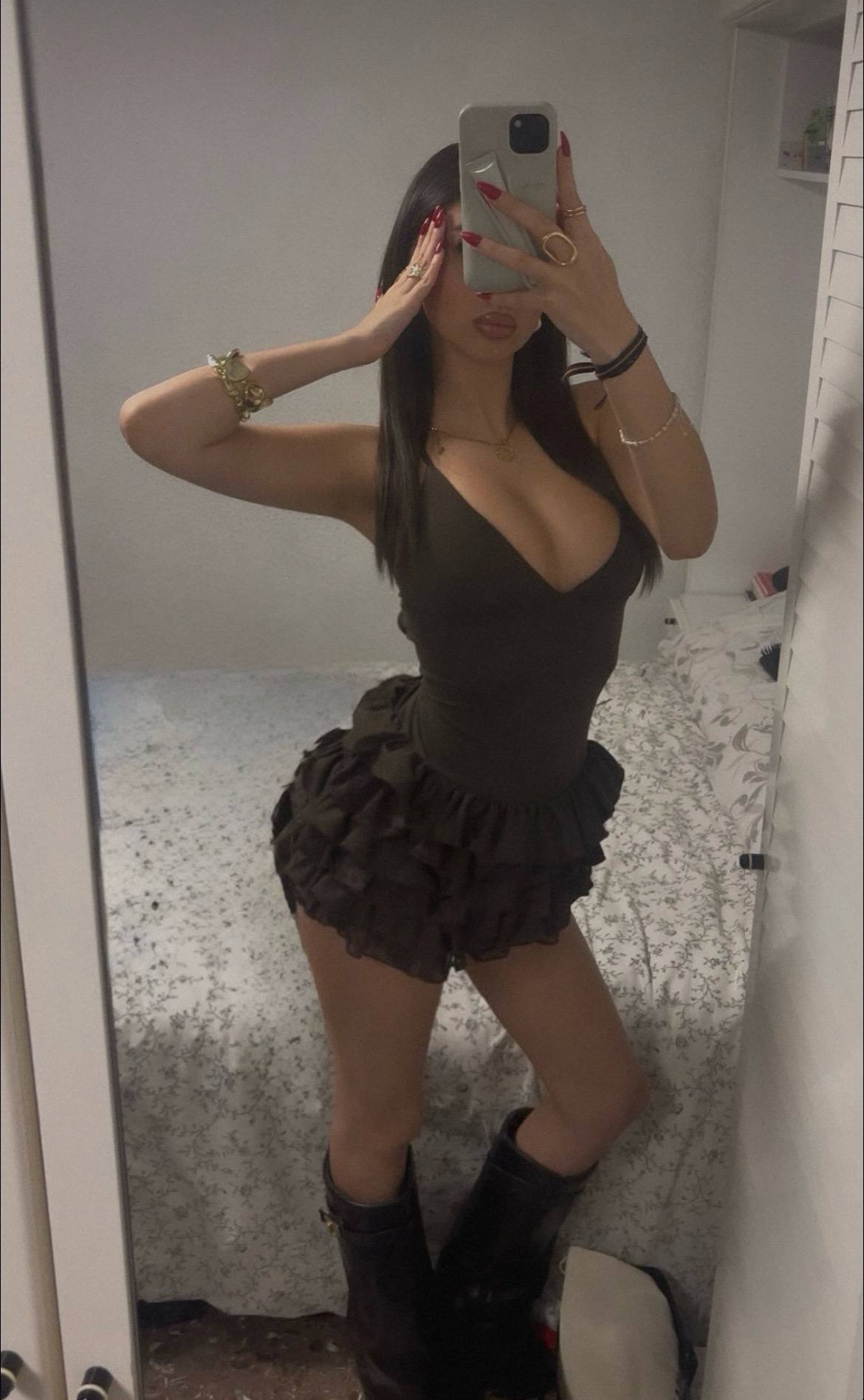 fepiva8467's Cover Photo