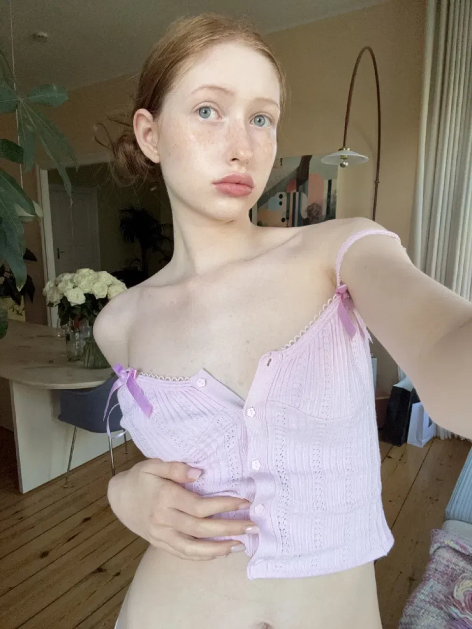 Iris2020, 20 years old from United Kingdom