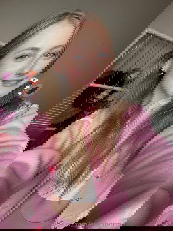 AnnaLisa30, 21 years old from United Kingdom