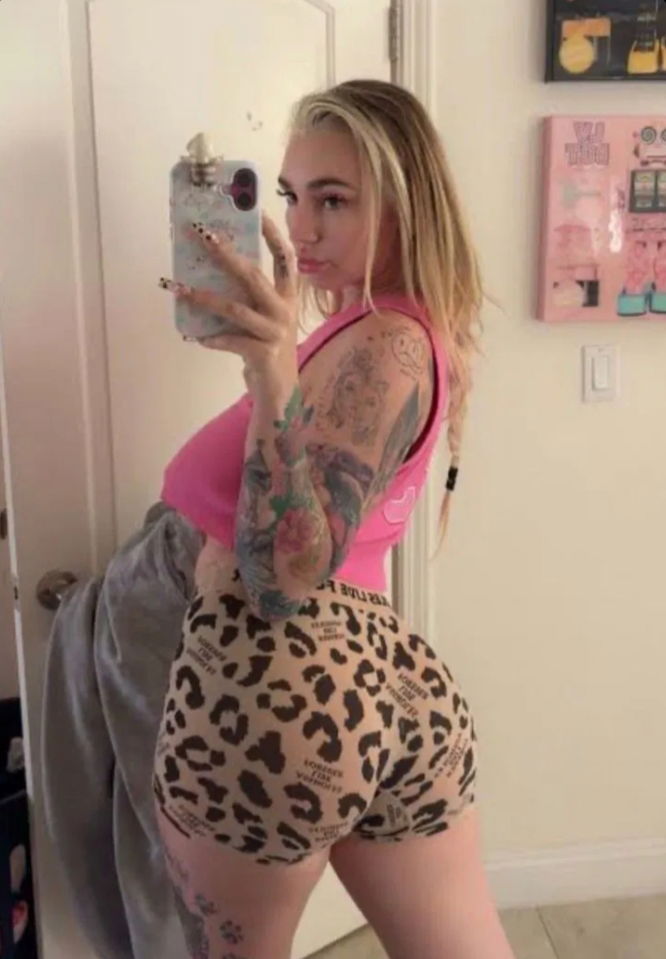 dfzklom's Profile Photo