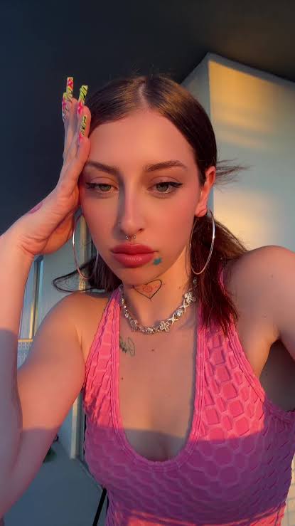 Hannah092's Cover Photo