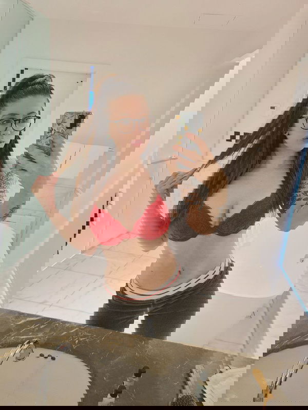 fuck8882, 20 years old from Belize