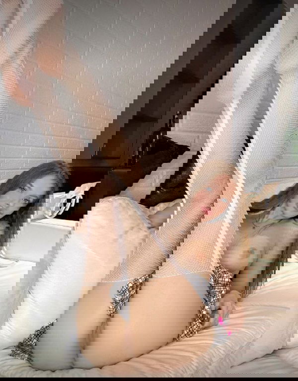 sarame, 22 years old from United Kingdom