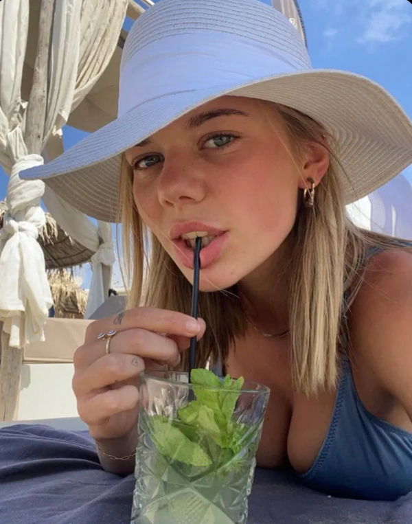 lirkovaspi, 22 years old from United States