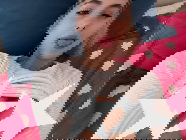 Mira4420, 21 years old from United States