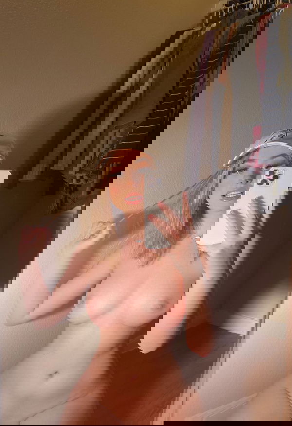 miaking984, 20 years old from United States