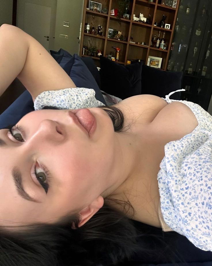 kamala44's Cover Photo