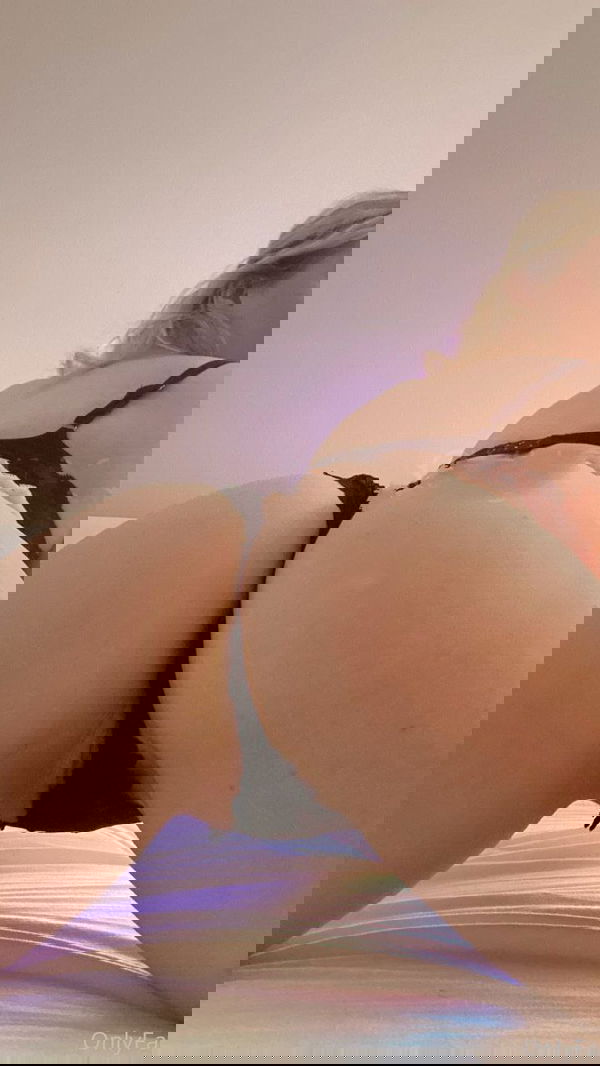 marry2298, 24 years old from Canada