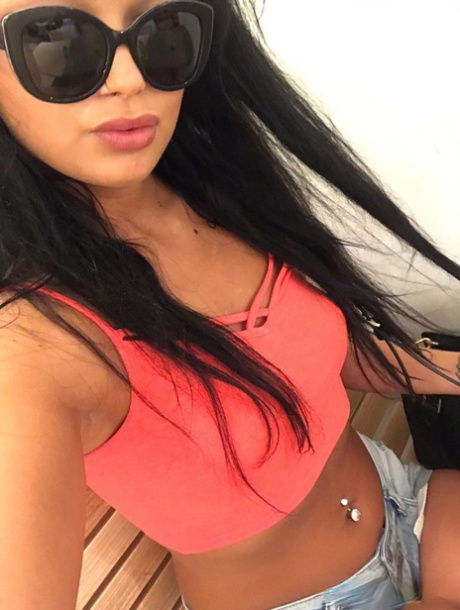 raqaloqa, 26 years old from Canada