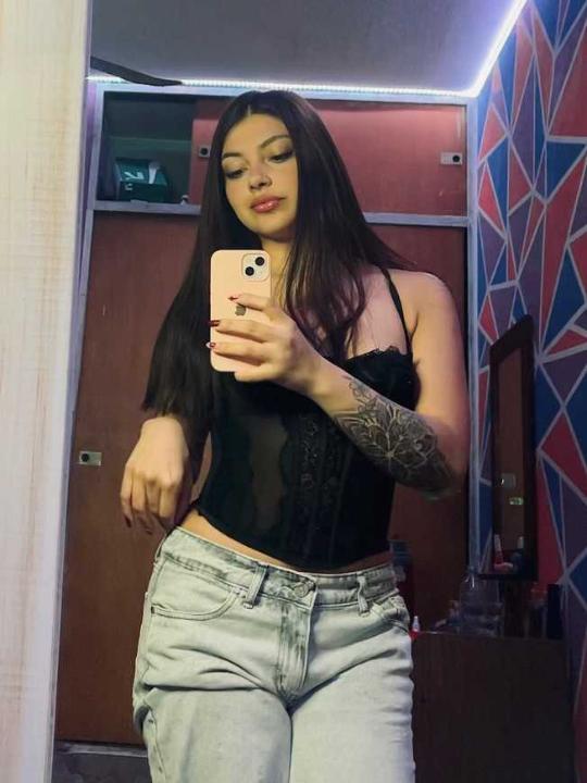 gunalovi, 25 years old from United Kingdom