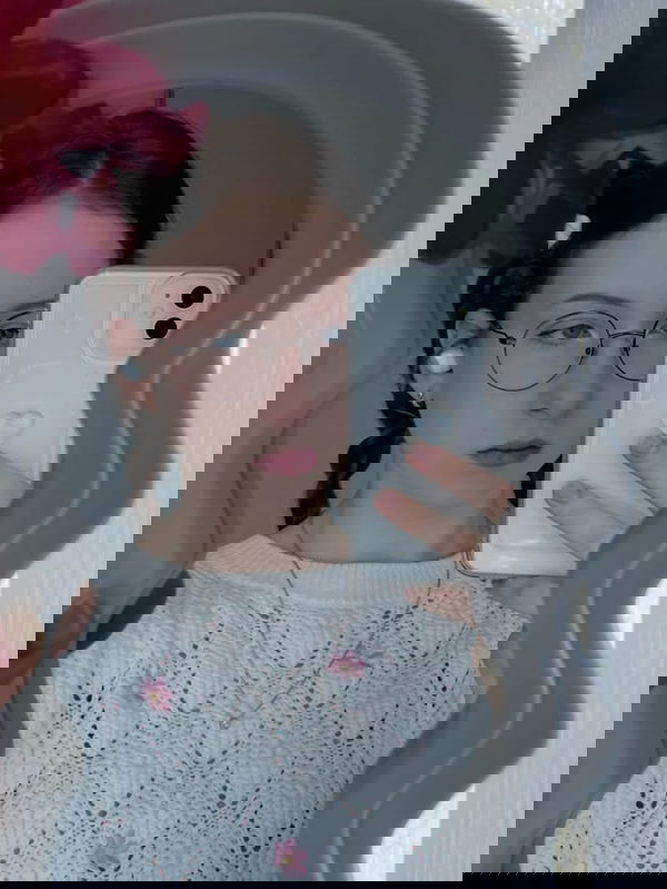 Emily2158, 23 years old from Greece