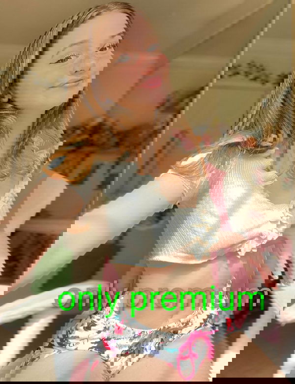 bizleee, 23 years old from United Kingdom