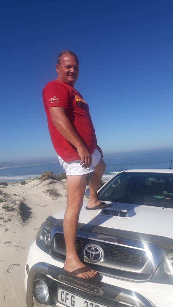 ektweede, 47 years old from United States