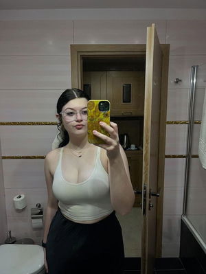 Dahlia786's Profile Photo