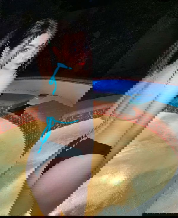 6icjzt75c7, 18 years old from Canada