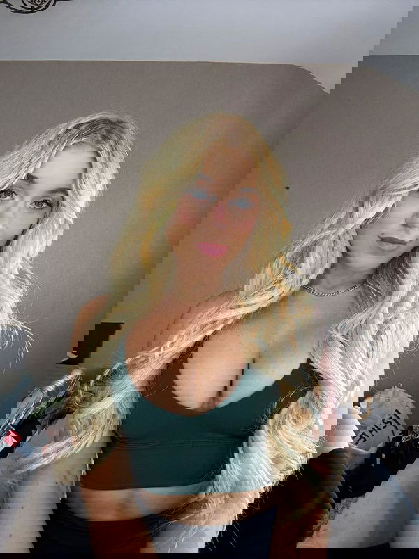 Emily__56, 27 years old from United States