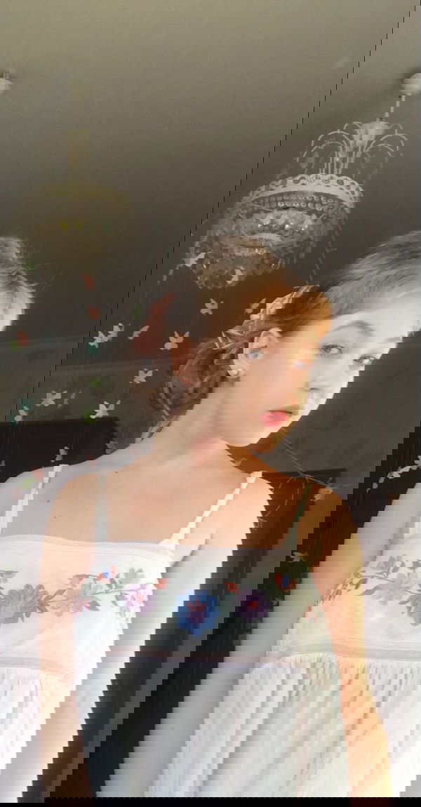 Hallie2078, 20 years old from France