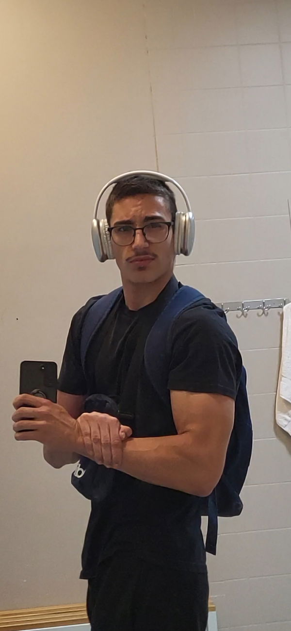 Iwashi8841, 18 years old from Croatia