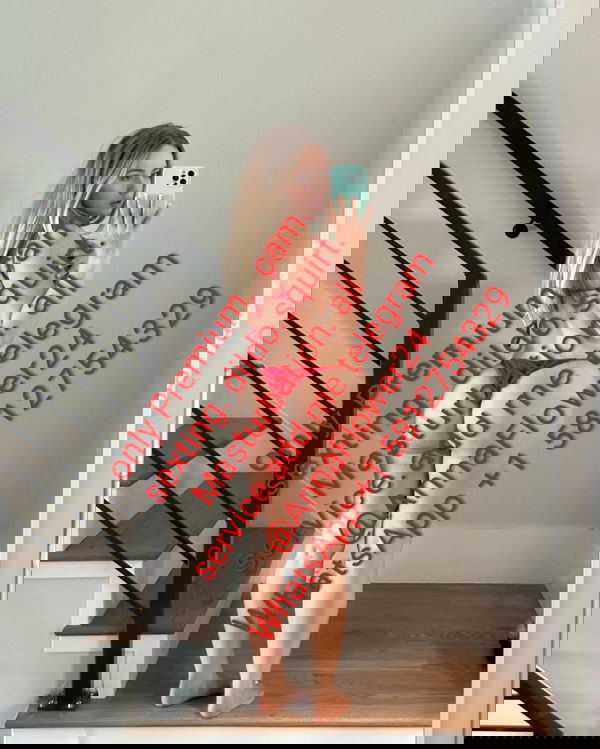 hilsie, 23 years old from United Kingdom