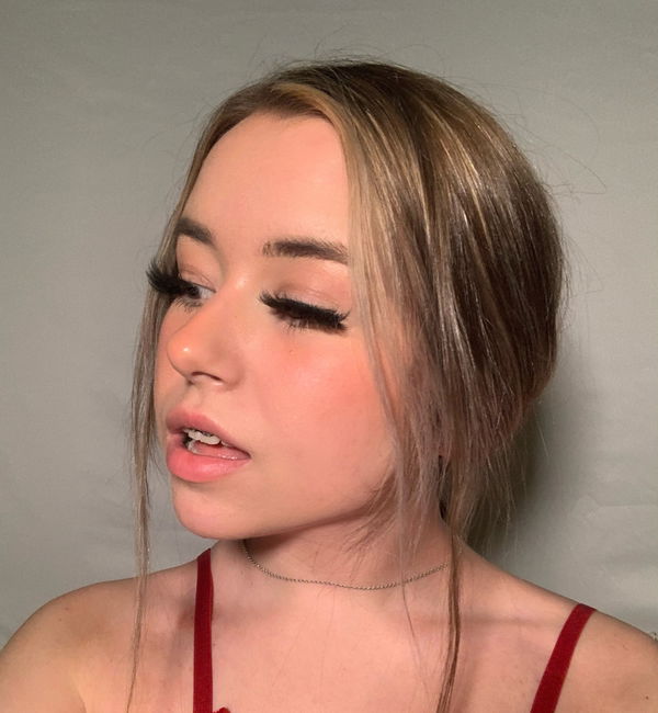 hegyh, 21 years old from United States