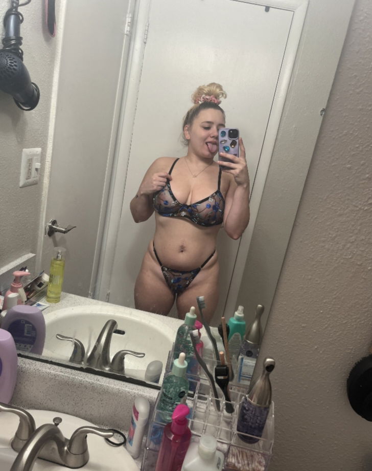 Ava_67k1, 22 years old from United States