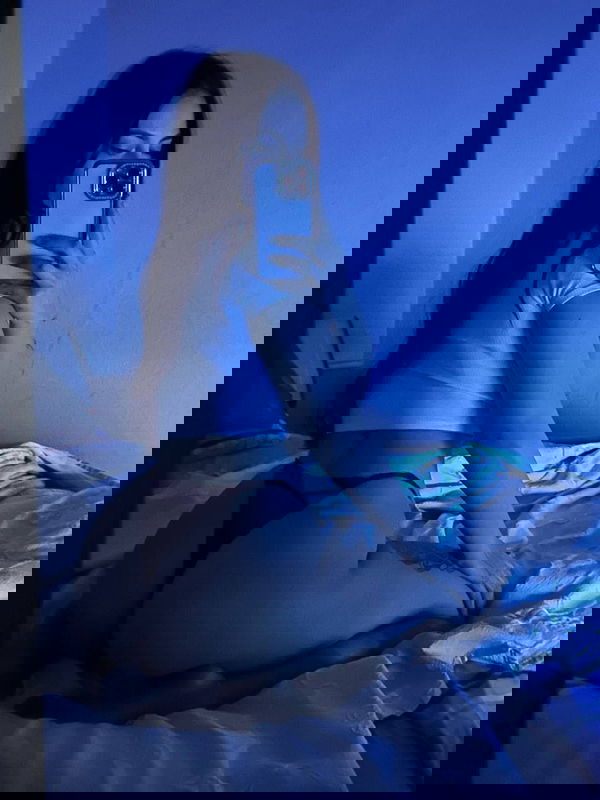 safa01, 20 years old from Sweden