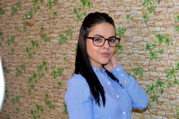 qogoxalu, 25 years old from United States