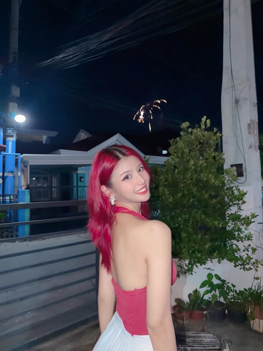 natis49633's Cover Photo