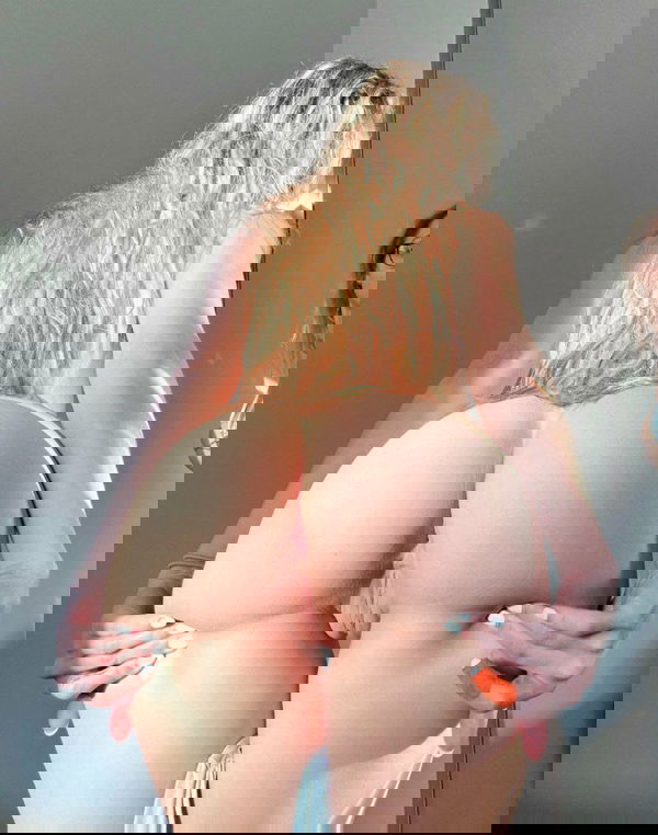 n_ob21-26, 21 years old from United States