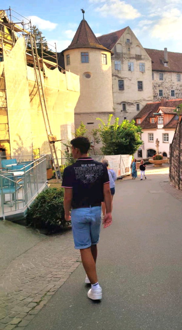 Nino, 19 years old from Germany