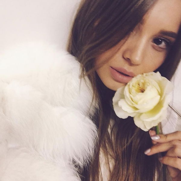 ganunoqo, 21 years old from Romania