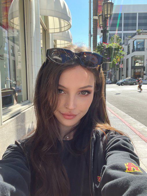 walkersufia, 21 years old from Canada