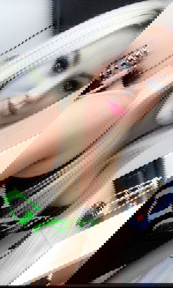 Jennifer221546, 20 years old from United States