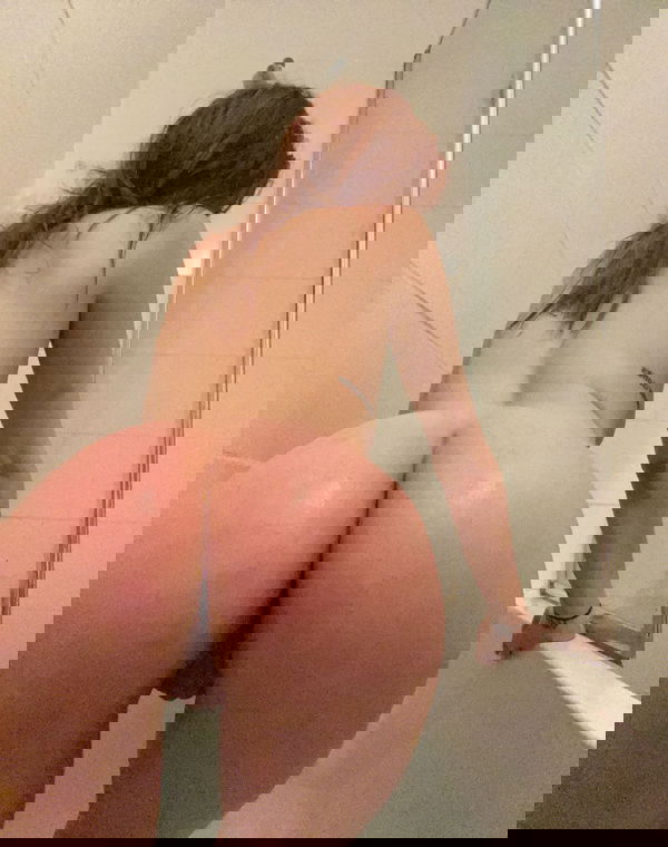 Jenniferxv22, 22 years old from Canada